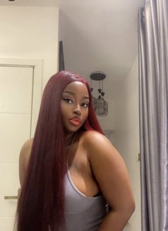 Sexy ebony black - puta in Singapore Photo 2 of 3