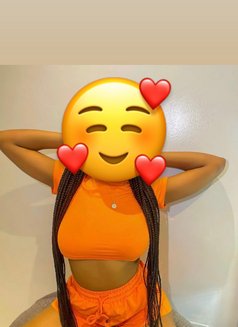 Sexy ella - puta in Noida Photo 1 of 3