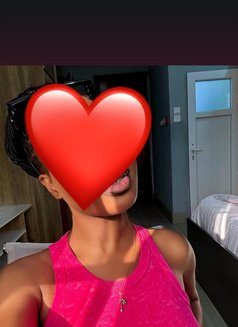 Sexy ella - puta in Noida Photo 3 of 3