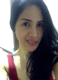 Sexy Gina - Acompañantes transexual in Makati City Photo 2 of 8