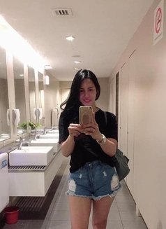 Sexy Gina - Transsexual escort in Makati City Photo 5 of 8