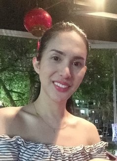Sexy Gina - Acompañantes transexual in Makati City Photo 7 of 8