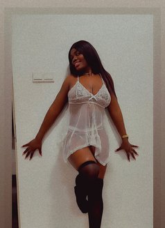Sexy Gina 🦋 - puta in Kuala Lumpur Photo 3 of 14