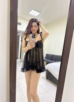 Sexy girl - escort in Dubai Photo 1 of 6