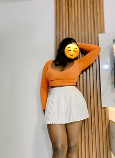 Sexy Hannah - masseuse in Abuja Photo 3 of 5