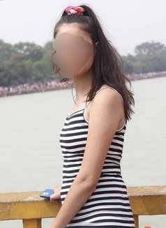 Nancy independent ( cam show & real - escort in Mumbai Photo 2 of 3