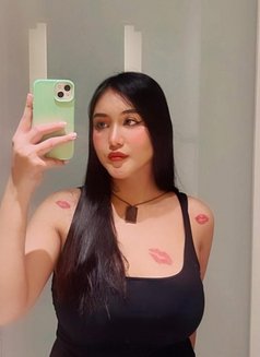 Sexy Hot Shawi - Transsexual escort in Manila Photo 3 of 7