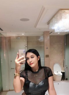 Sexy Hot Shawi - Transsexual escort in Manila Photo 4 of 7