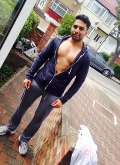 Sexy hunk - Male escort in Dubai Photo 8 of 13