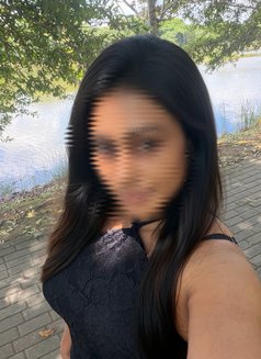 Sexy, Hygienic, Soft Skin, Juicy Milf - puta in Colombo Photo 2 of 3