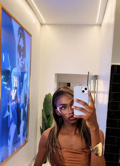 Sexy Kamo - Transsexual escort in Nairobi Photo 3 of 7