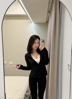 Sexy Kiki - escort in Shanghai Photo 4 of 5