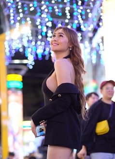 Sexy Kim (singaporian filipina ) - escort in Bangkok Photo 4 of 20