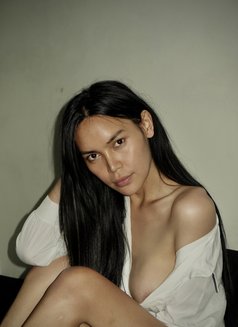 Sexy Kim - escort in Manila Photo 1 of 9