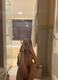 Sexy Kim - escort in Manila Photo 4 of 9