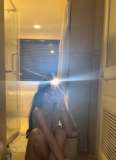Sexy Kim - escort in Manila Photo 5 of 9