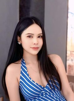 Sexy Kira - puta in Riyadh Photo 4 of 7