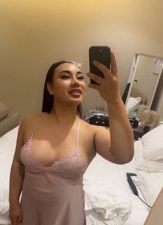 Sexy Ladyboy Bigcock - Transsexual escort in İstanbul Photo 2 of 2