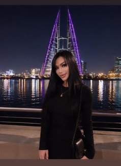 Sexy Ladyboy Nabi - masseuse in Al Manama Photo 2 of 4