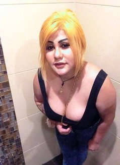 Sexy Leena. Thailand - puta in Al Manama Photo 17 of 18