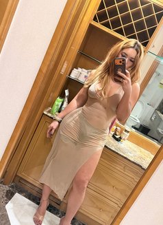 sexy Lexi - Transsexual escort in Hong Kong Photo 27 of 30