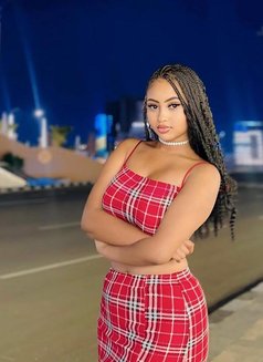 Sexy Light Skin Girl Tina - puta in Hyderabad Photo 2 of 4