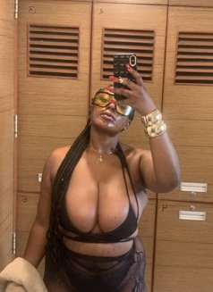 Sexy linda - puta in Riyadh Photo 16 of 16