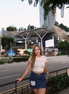 Sexy Lindsay - escort in Manila Photo 1 of 3