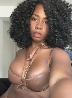 Sexy Lisa - escort in Okinawa Island Photo 2 of 3