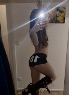 Sexy Lola - Transsexual escort in Dubai Photo 4 of 7