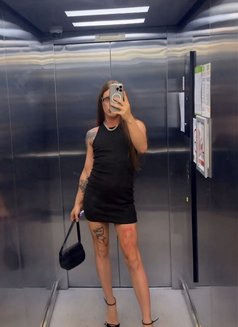 Sexy Lola - Transsexual escort in Dubai Photo 7 of 7