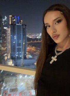 Sexy Lola - Transsexual escort in Dubai Photo 8 of 9