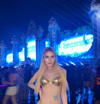 Sexy mail cum big cock - Transsexual escort in Bangkok
