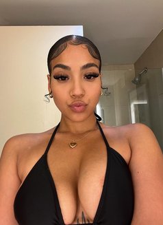 Sexy Marialy - Masajista in Paris Photo 6 of 6