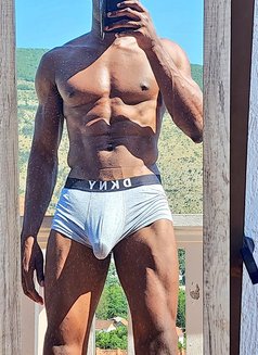Sexy Max - Acompañantes masculino in Dubai Photo 10 of 10