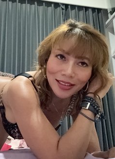* Sexy Maya * - escort in Singapore Photo 10 of 10