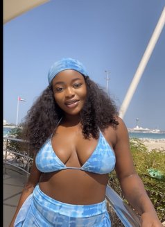 Sexy Michelle - escort in Abu Dhabi Photo 2 of 5