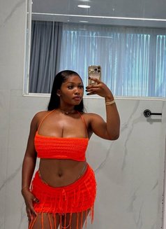 Sexy Minaj African Women - puta in Noida Photo 2 of 3