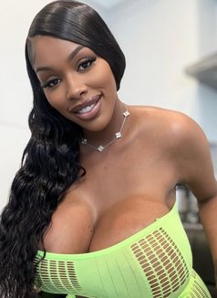 Sexy Molly - escort in Dubai Photo 1 of 9