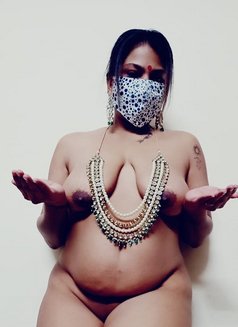 Sexy Namira - puta in Mumbai Photo 3 of 4