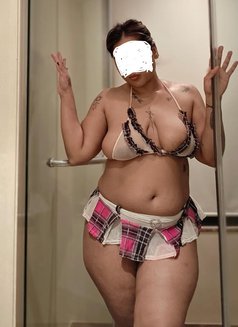 Sexy Namira - puta in Mumbai Photo 5 of 30