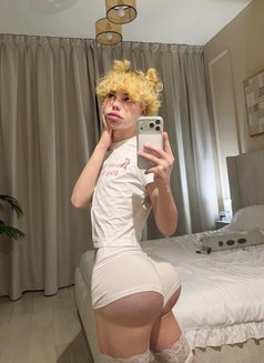 Sexy Niki - Male escort in Dubai Photo 4 of 13