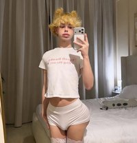 Sexy Niki - Male escort in Dubai Photo 1 of 17