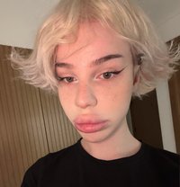 Sexy Niki - Male escort in Dubai Photo 1 of 15