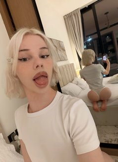 Sexy Niki - Male escort in Dubai Photo 10 of 17