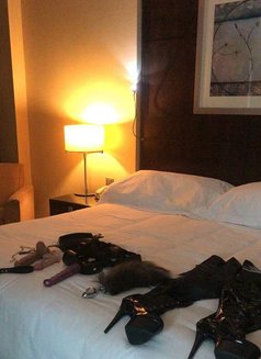 Sexy Nion - escort in Athens Photo 2 of 10