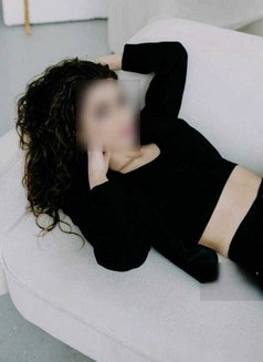 Sexy Pihu Independent Girl 🥵 - puta in Mumbai Photo 2 of 5