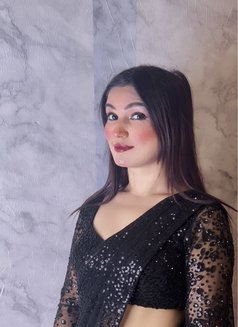 ️🧚Sexy Preet 22 Young independent - puta in Dubai Photo 1 of 12
