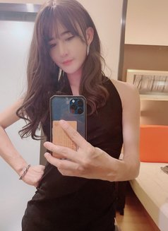 Sexy Qiqi - Transsexual escort in Hong Kong Photo 1 of 9