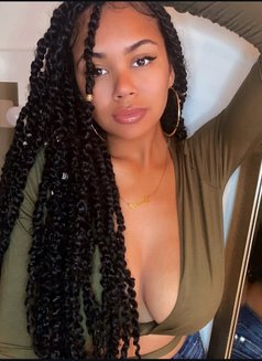 SEXY QUEEN INCALL//OUTCALL// CAM - escort in Noida Photo 1 of 7